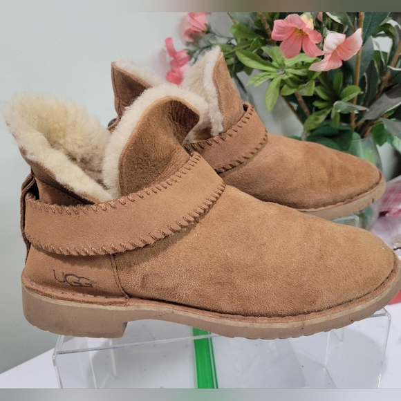 UGG Shoes - UGG McKay Chestnut Short Shearling Boots 7.5
